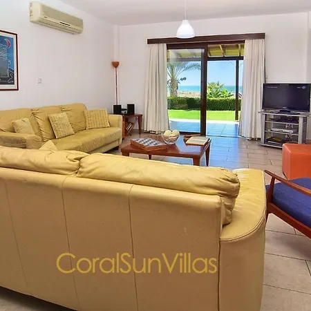 Villa Nature - Direct To Sandy Beach, Impressive Villa, Quiet Area Argaka